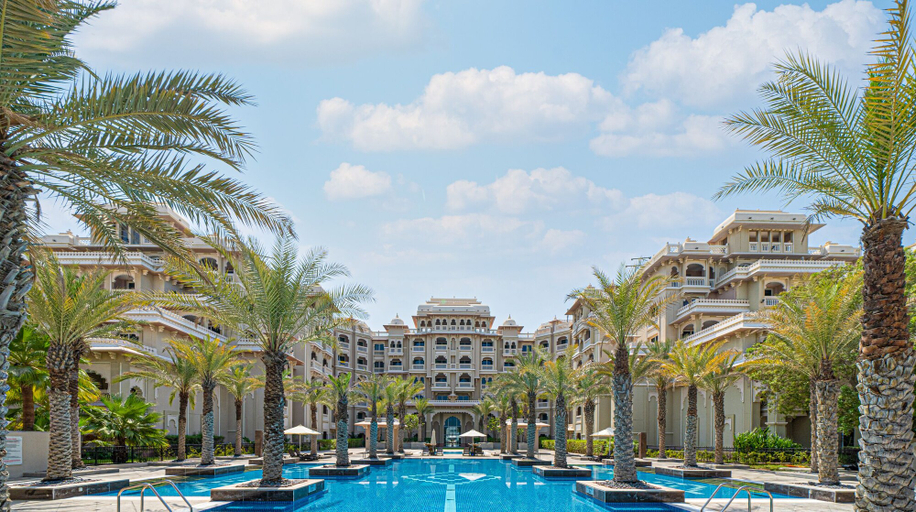 Exterior & Views, Spacious One Bedroom with Beach Access, Dubai