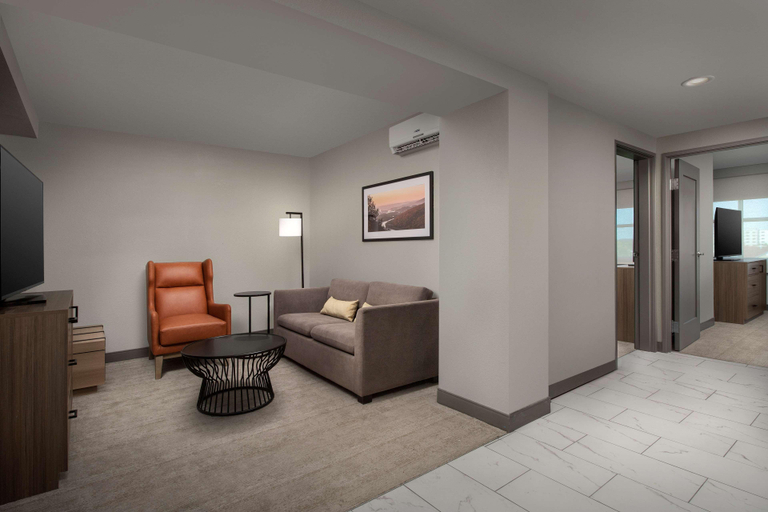 Bedroom 3, Doubletree by Hilton Chattanooga Hamilton Place, Hamilton