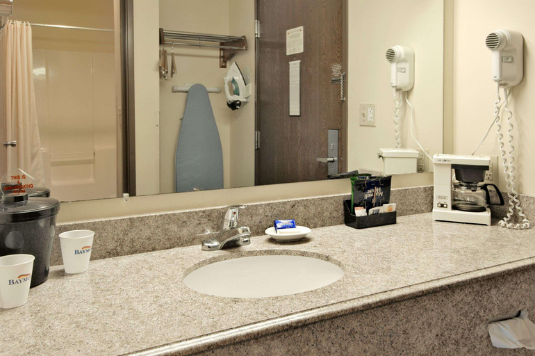 Bathroom 4, Baymont by Wyndham Battle Creek/I-94, Calhoun