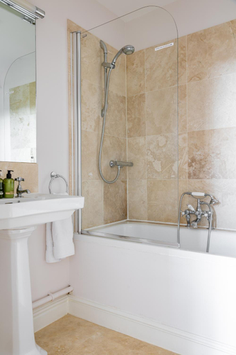 Bathroom 4, Overtown Manor Bed and Breakfast, Swindon
