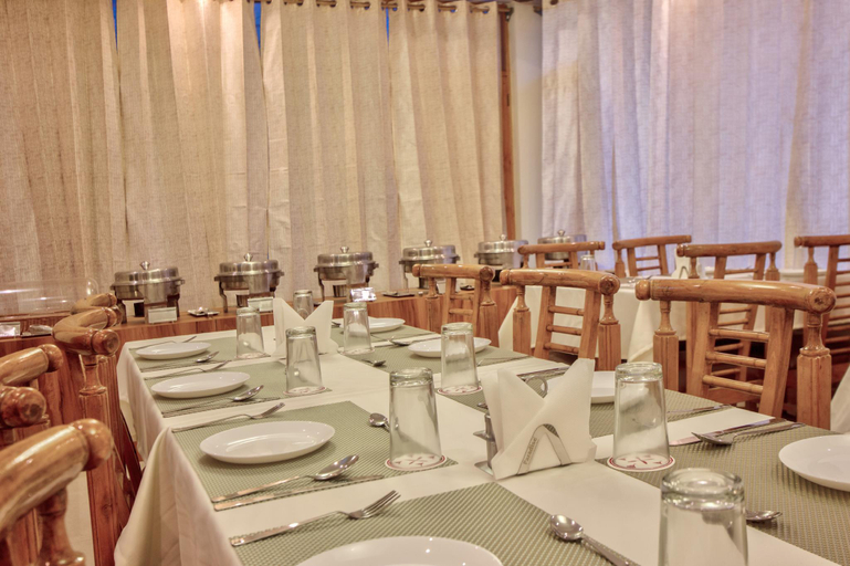 Food & Drinks 5, Hotel Nirosha Manali, Kullu