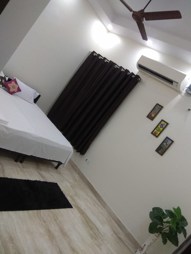 Bedroom 3, Winsome Guest House, Gautam Buddha Nagar