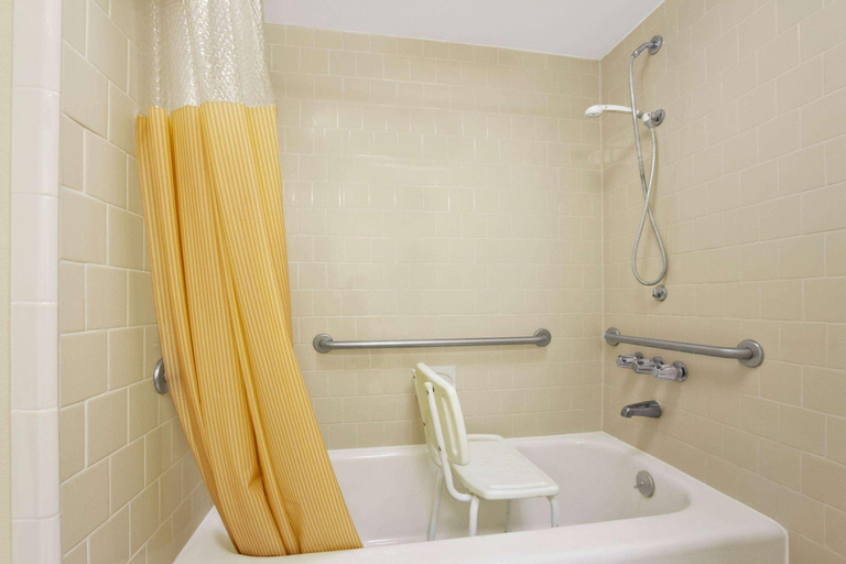 Bathroom 4, Days Inn by Wyndham Emporia, Emporia
