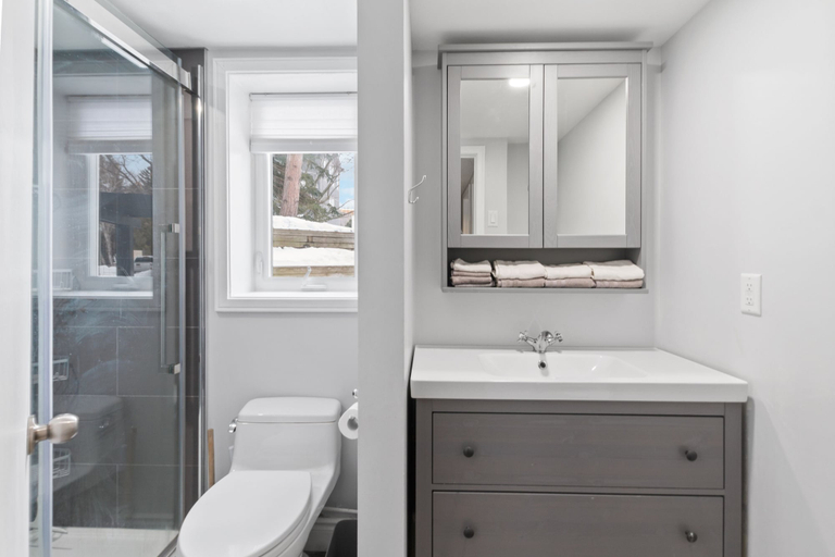Bathroom 4, Cachet Crossing Chalets, Grey