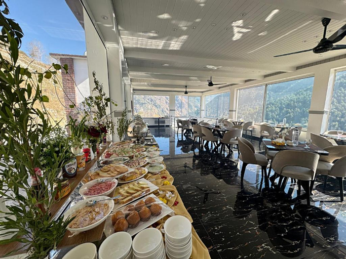 Food & Drinks 4, Destination Hotel Thandiani, Hazara