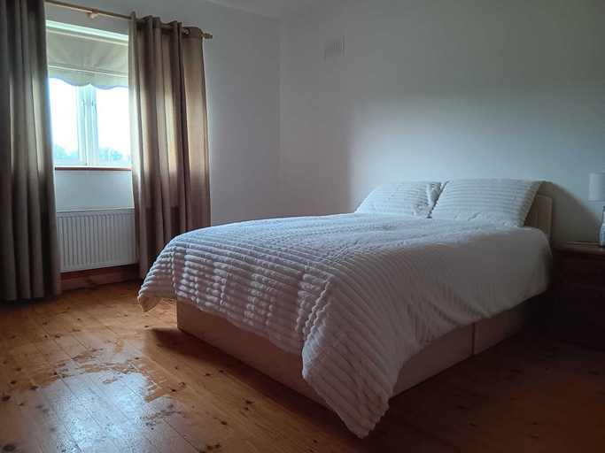 Bedroom 3, Global Ireland