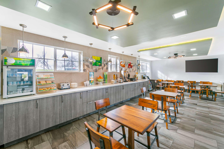 Food & Drinks 5, Quality Inn & Suites Sacramento Downtown Area, Sacramento