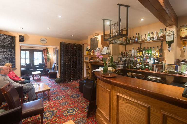Food & Drinks 4, The Three Lions, Hampshire