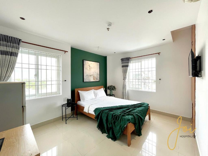 Joi Hospitality - Anthony - Tap to explore photos