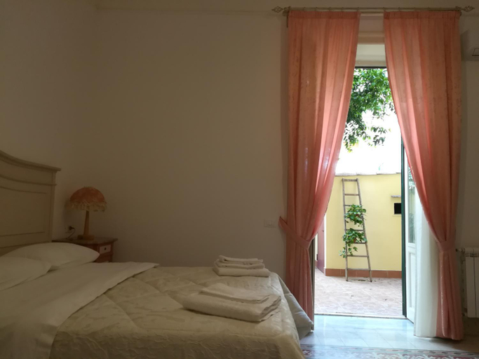 Others 5, Le Rose del Viale, Palermo