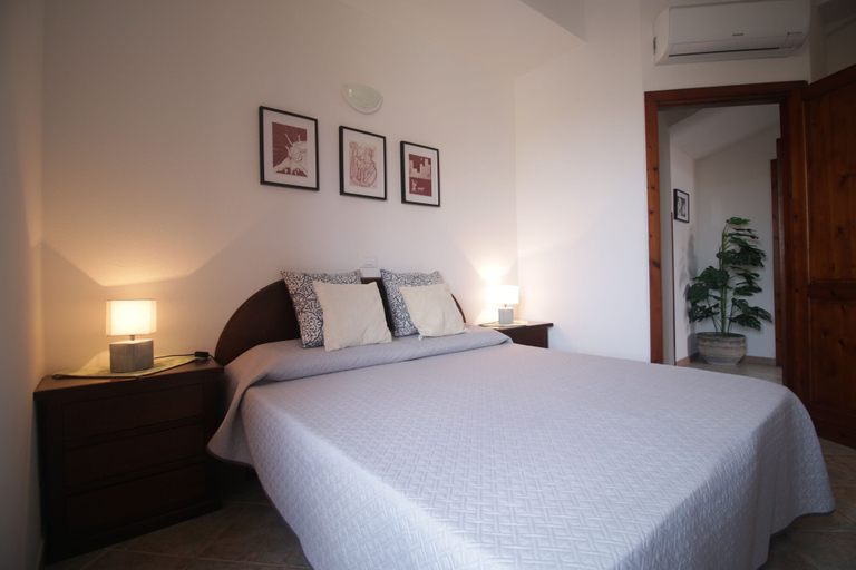 Others 4, Residence Maria Antonia, Nuoro