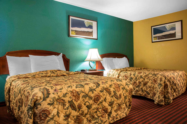 Bedroom 3, Econo Lodge Bradford, Mc Kean