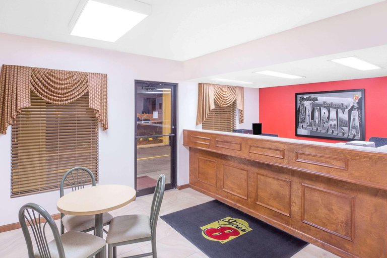 Public Area 2, Super 8 by Wyndham Eufaula, Barbour
