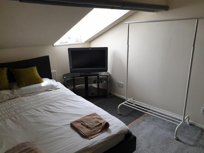 Others 5, Townsend Studio/Rooms, Sefton