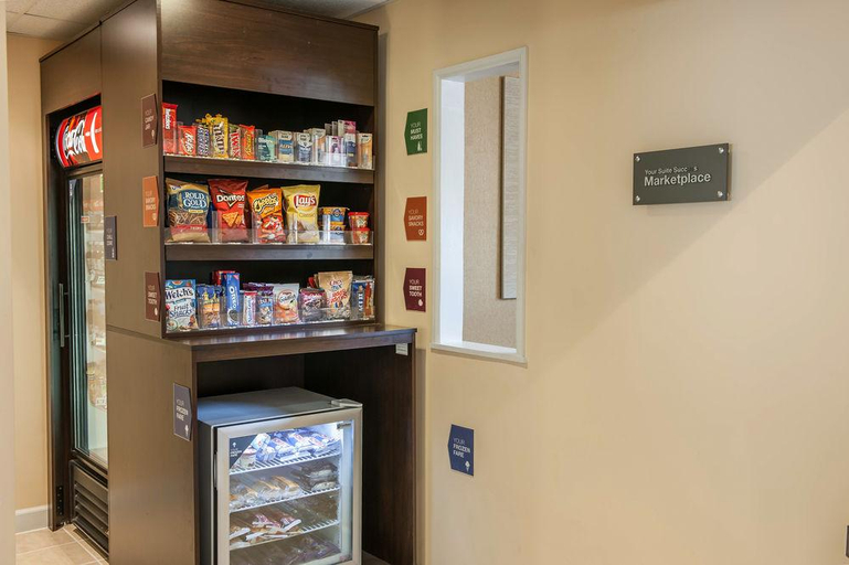 Food & Drinks 5, Comfort Suites Marion Area, Grant