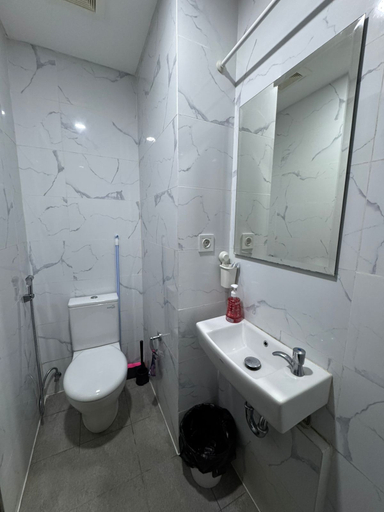 Bathroom 5, Pacific Garden Apartment by Giveley @Alam Sutera Close to Binus, SGU, UBM, Tangerang