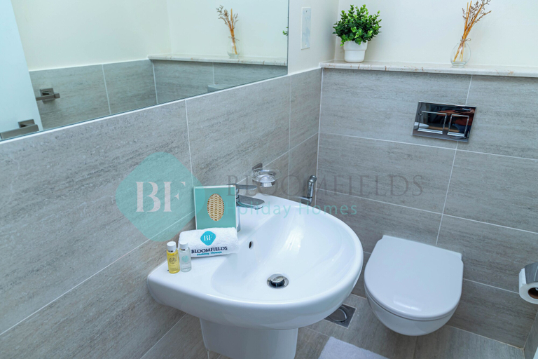Bathroom 3, Bloomfields Grandeur 2BR in Oasis Masdar, Abu Dhabi City