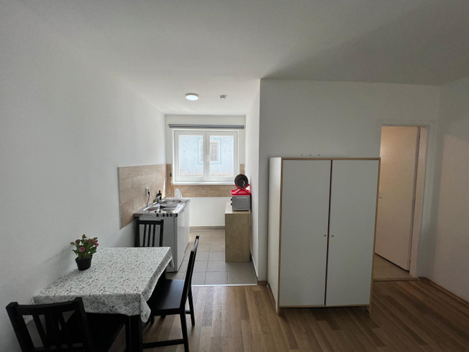 Others 3, Malata Homes, Budapesti