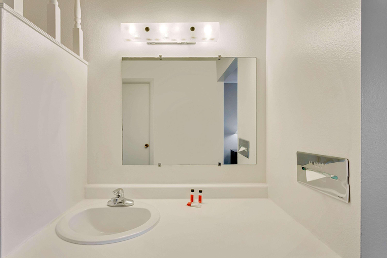 Bathroom 3, Super 8 by Wyndham Alturas, Modoc