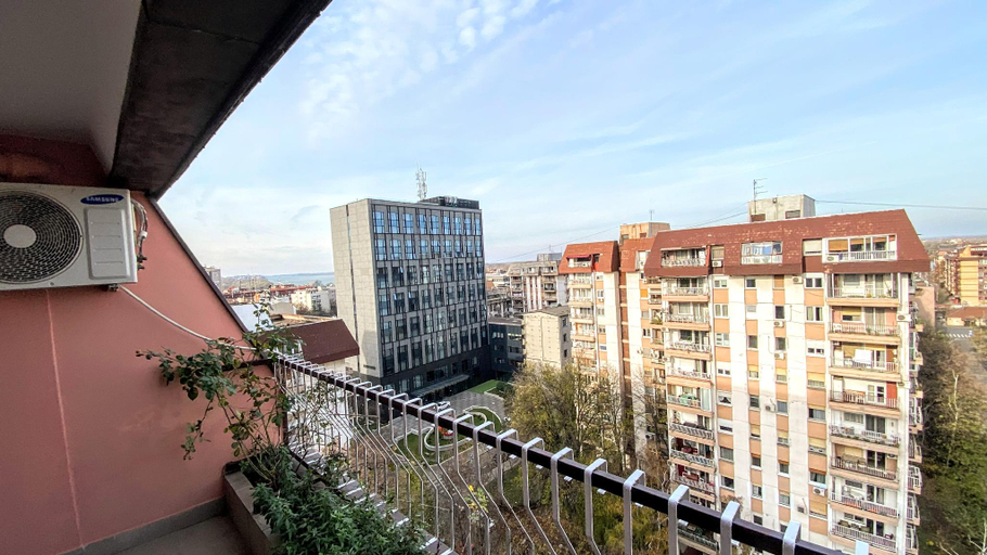 Others 4, Peti, Belgrade