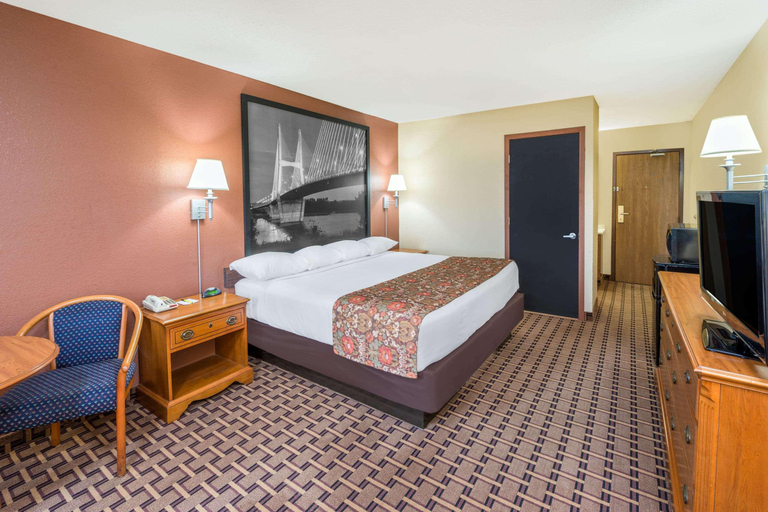 Bedroom 3, Super 8 by Wyndham Charleston MO, Mississippi