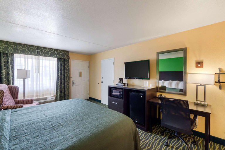 Bedroom 3, Quality Inn Siloam Springs West, Benton