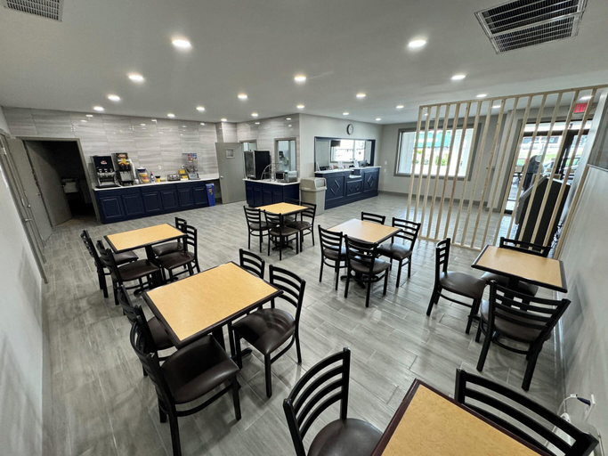 Food & Drinks 5, Days Inn by Wyndham Emporia, Emporia