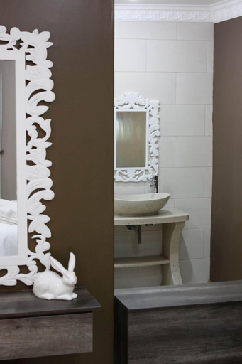 Bathroom 3, Tuscany Boutique Hotel, Dr Ruth Segomotsi Mompati