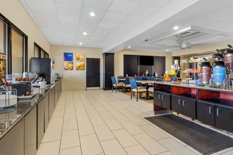 Food & Drinks 5, Comfort Suites Lumberton North, Robeson