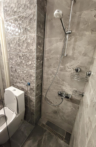 Bathroom 3, Peti, Belgrade