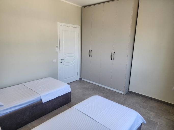 4, Meteor Apartments Golem, Kavajës