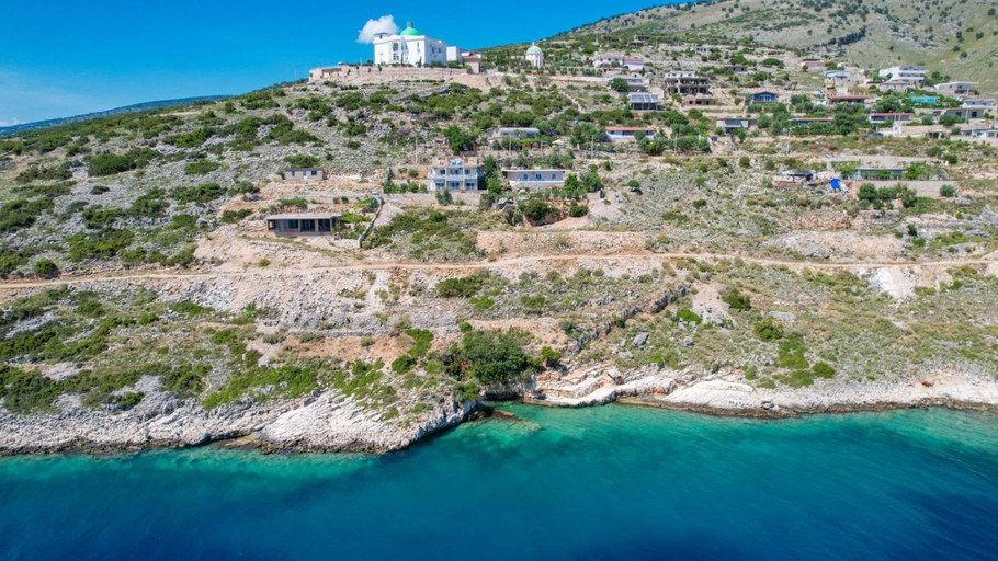 Surrounding environment 4, Vila Fjona, Sarandës