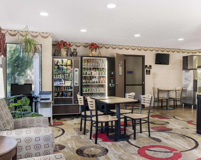 Public Area 2, Econo Lodge Grand Forks near University, Grand Forks