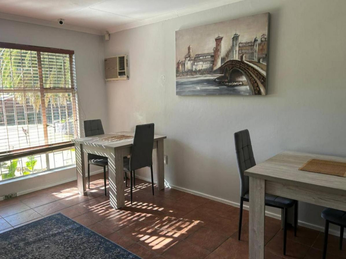 Others 5, Luxe Guesthouse, City of Tshwane