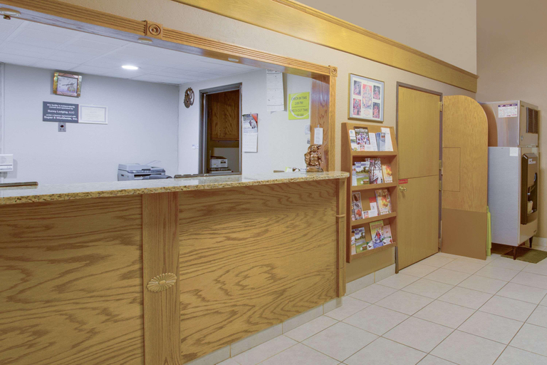 Public Area 2, Super 8 by Wyndham Worthington Minnesota, Nobles