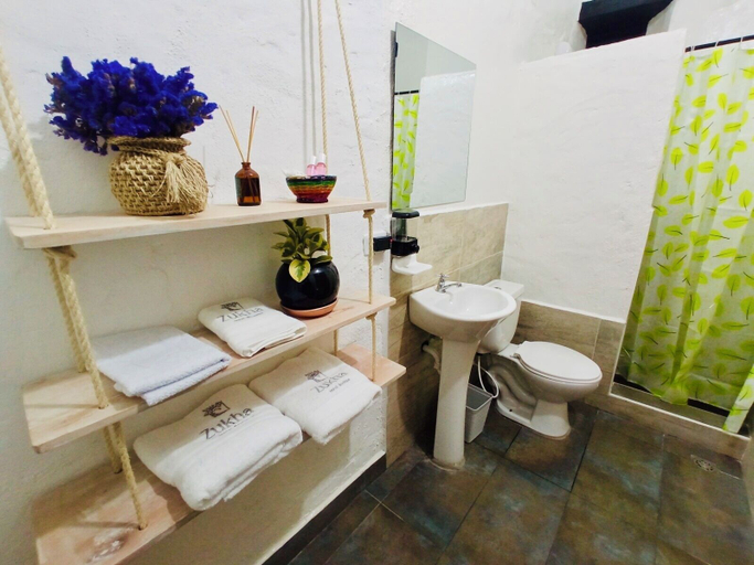 Bathroom, Hotel Salma, Curití