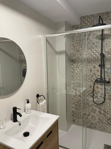 Bathroom 3, Pension Casa Pedro, A Coruña