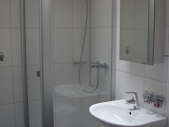 Bathroom 7