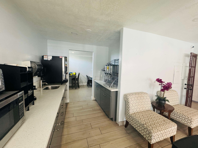 Others 5, SureStay by Best Western Fresno Central, Fresno