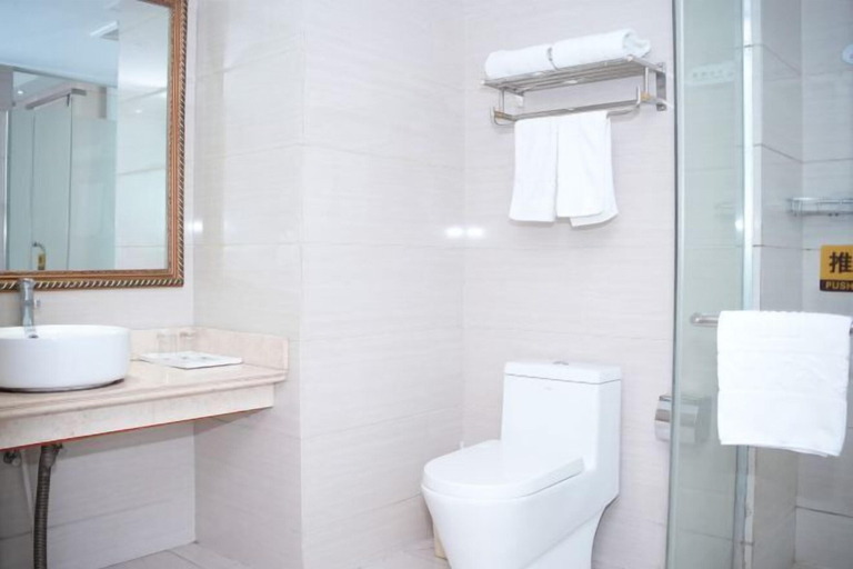 Bathroom 4, Fudimen Hotel (Zhenjiang High-speed Railway Station), Zhenjiang