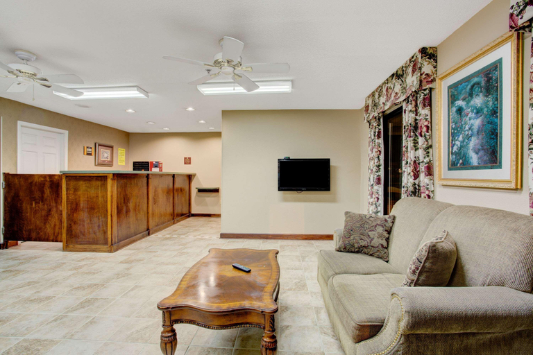 Public Area 2, Super 8 by Wyndham Booneville, Prentiss