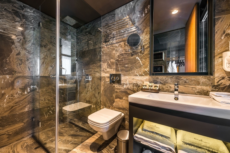 Bathroom 4, All Seasons Residence Hotel, Stolichna