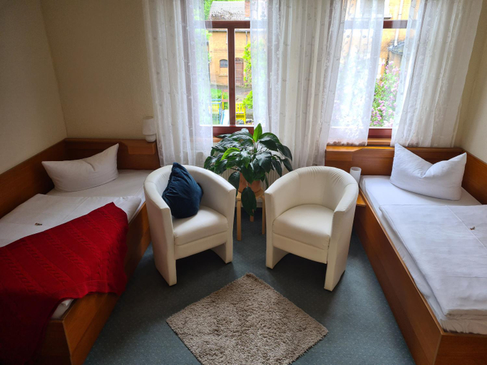 Bedroom 2, Logis Hotel Stadt Neustadt, Saale-Orla-Kreis