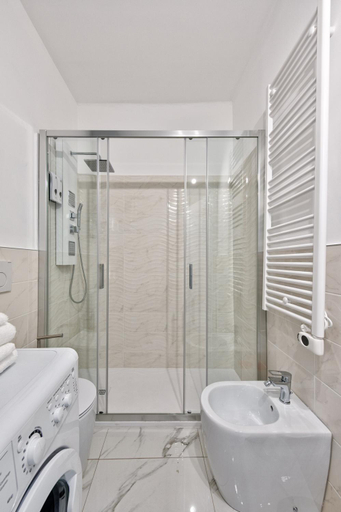 Bathroom 12