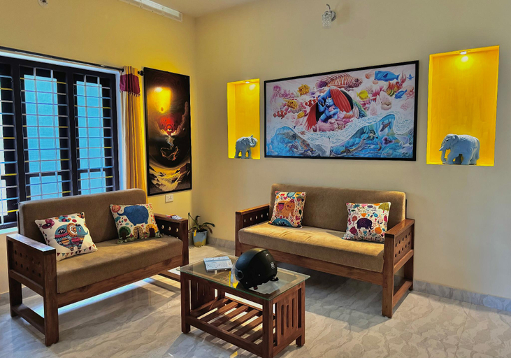 Public Area, The Yellow Submarine, Thiruvananthapuram