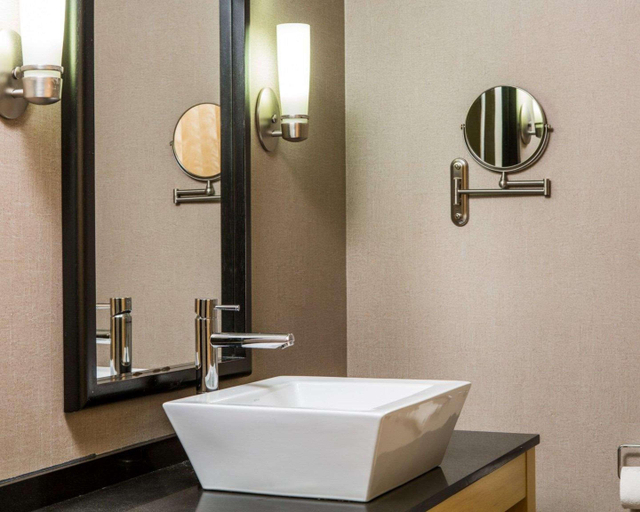 Bathroom, Cambria Suites Appleton, Outagamie
