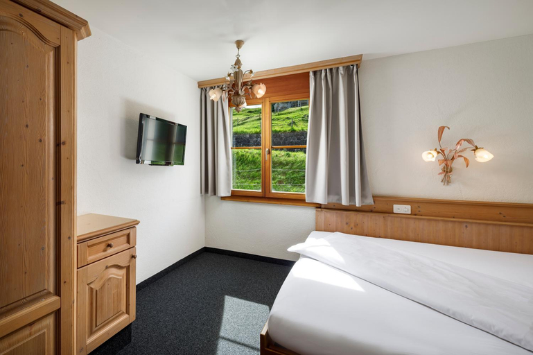 Bedroom, Hotel und Naturhaus Bellevue, Uri