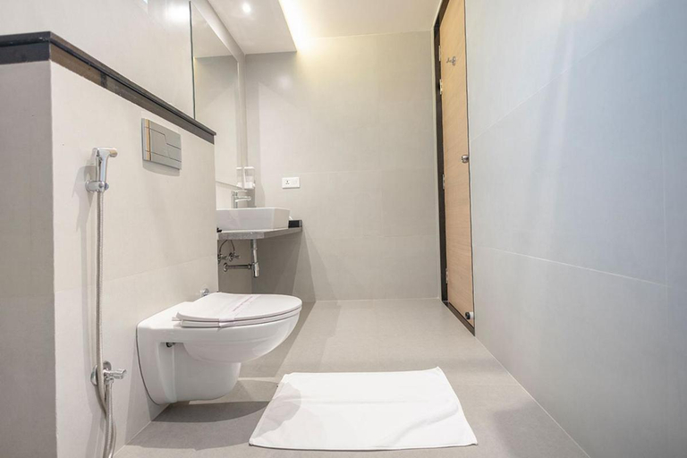Bathroom 2, Hotel Surya Grand, Darjiling