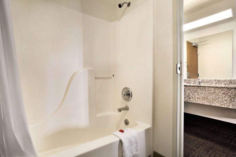 Bathroom 4, Travelodge by Wyndham Cheyenne, Laramie