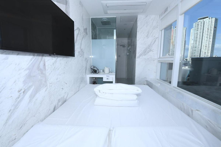 Bedroom 2, Gwanganli Hotel 1, Suyeong